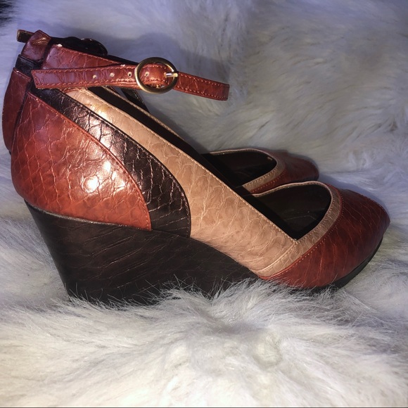 Liz & Co. | Peep-toe Multi-Tone Wedges Size 9 - Picture 2 of 3